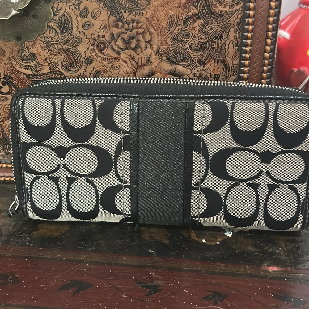 Coach Wallet - Picture 2 of 4
